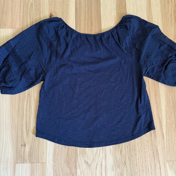 Draper James Women's Blue Embroidered Pintuck Top in navy size M puff sleeves - Picture 11 of 12